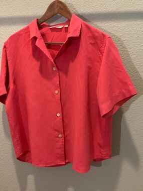 Uniqlo rust red Short-Sleeve Button-Down Shirt